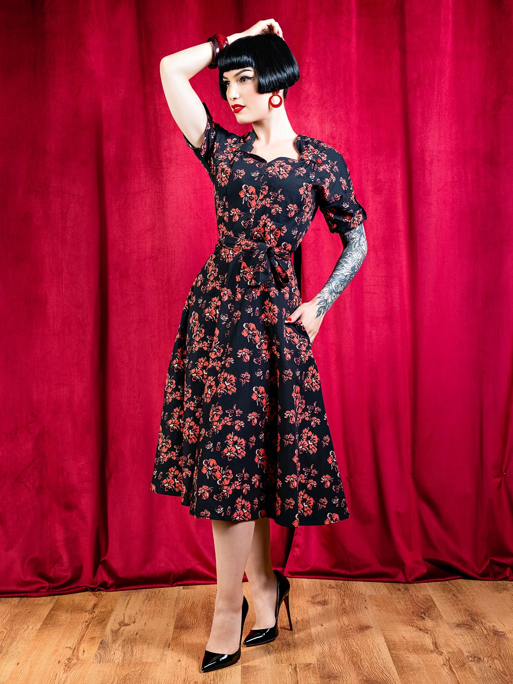 Dolly 1940s Black & Red Floral Dress V021BRC Sample