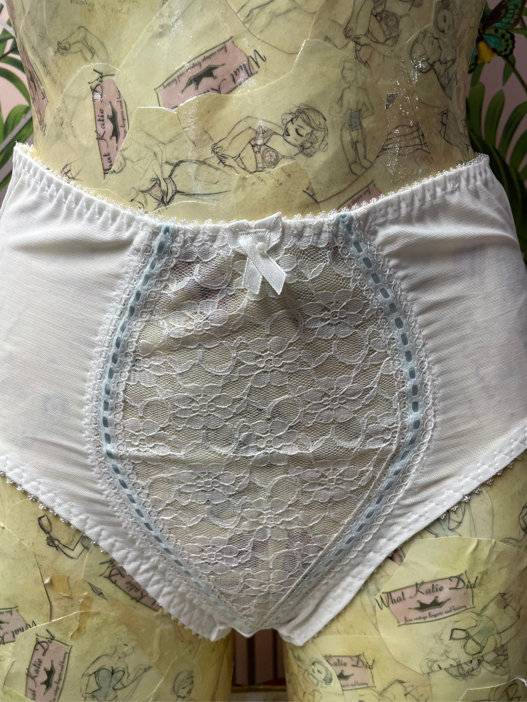 AL122 White Lace Hollywood Knickers, UK 10/ US 6, UK 12/ US 8