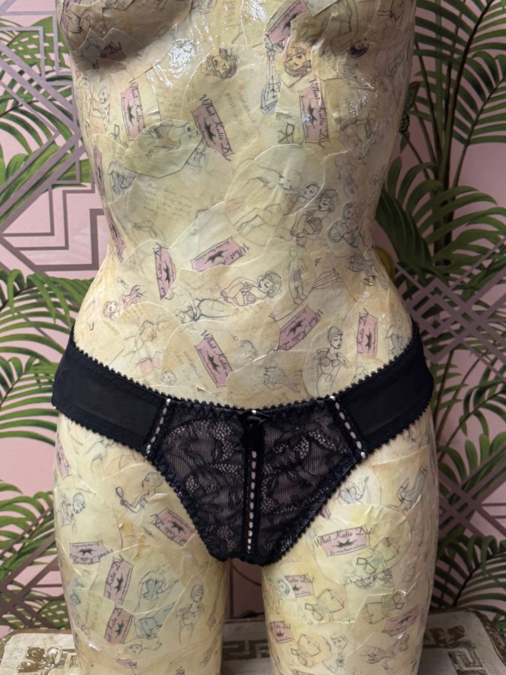 AL124 Vicky Little Knickers UK 10 / US 6