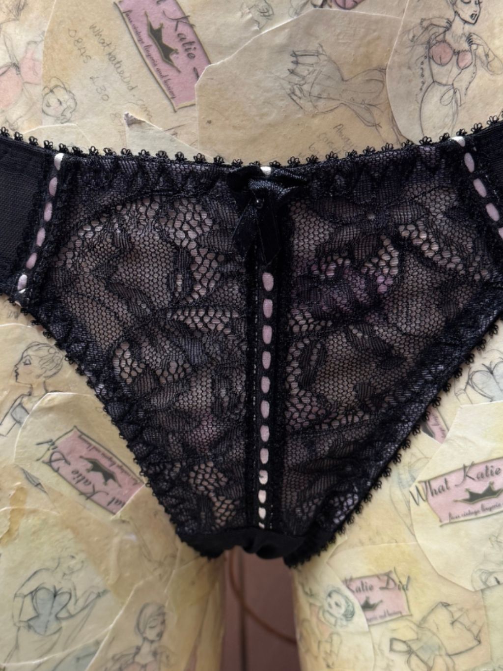 AL124 Vicky Little Knickers UK 10 / US 6