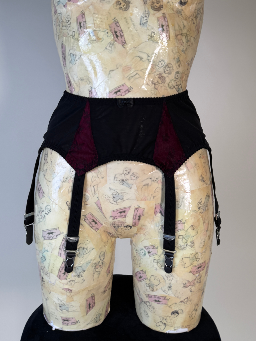 AL229 Greta Suspender UK 10 / US 6, UK 12 / US 8