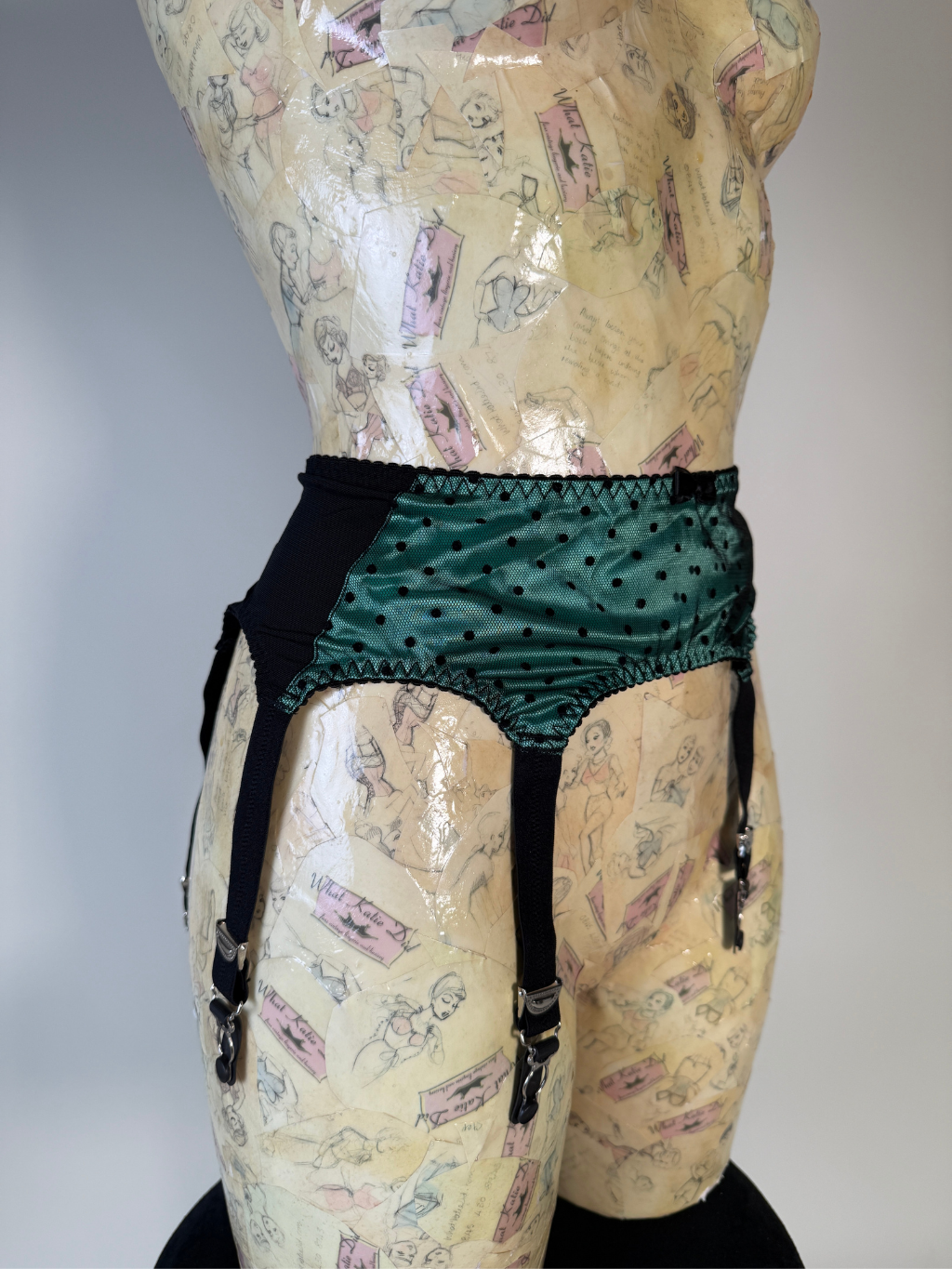 AL232 Green Polka Dot Suspender UK 10 / US 6