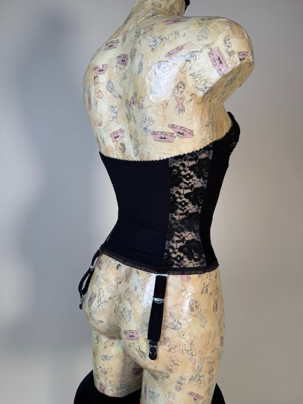 AL263 Gwendoline Black Lace Merry Widow 32DD, 34B