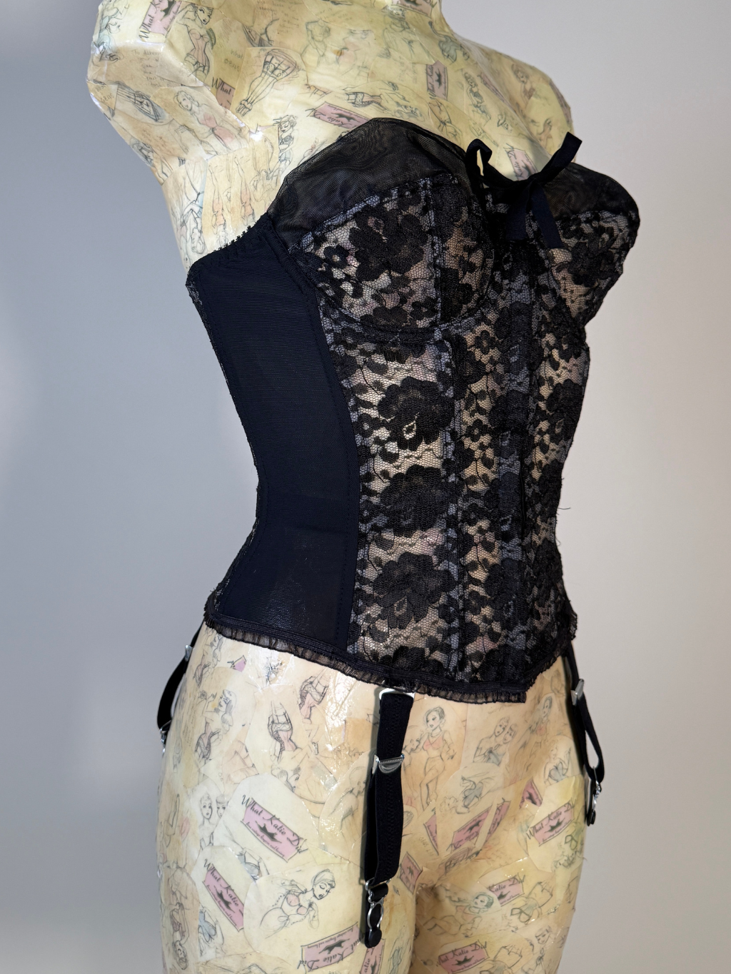 AL263 Gwendoline Black Lace Merry Widow 32DD, 34B