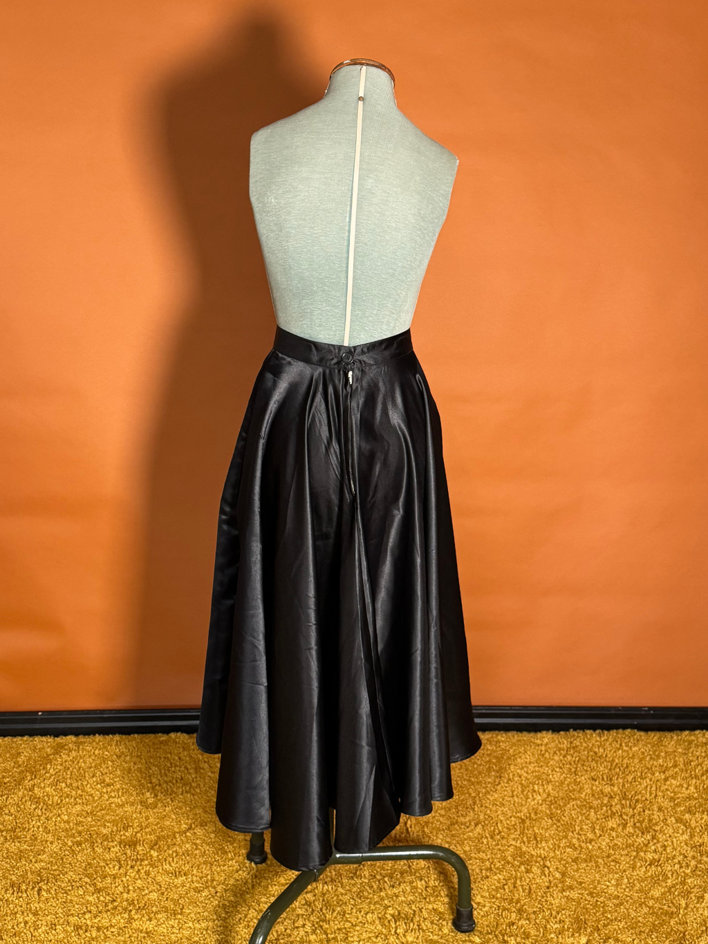 SD001 SAMPLE Satin Skirt UK 10 / US 6