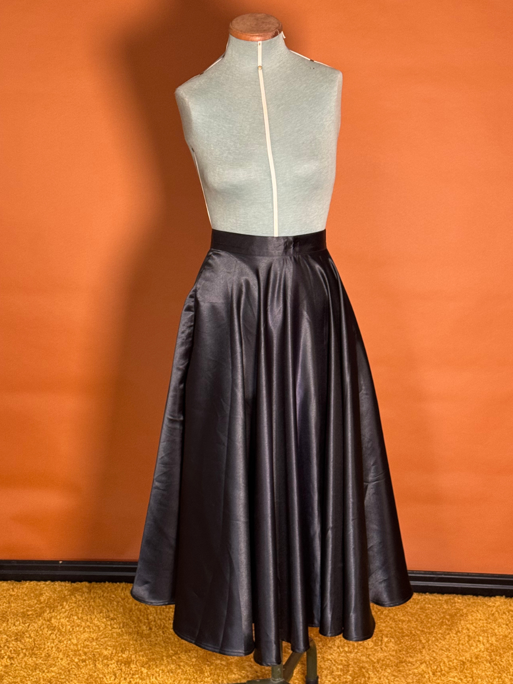 SD001 SAMPLE Satin Skirt UK 10 / US 6