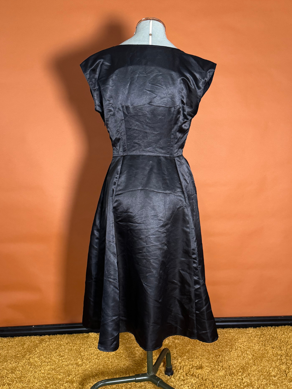 SD005 SAMPLE Black Satin Dress UK 12 / US 8