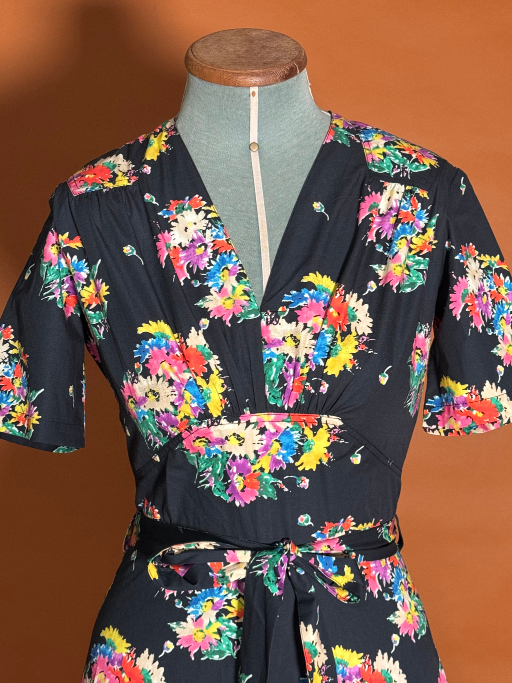 SD007 SAMPLE Dark Floral Vera Dress UK 8/ US 4