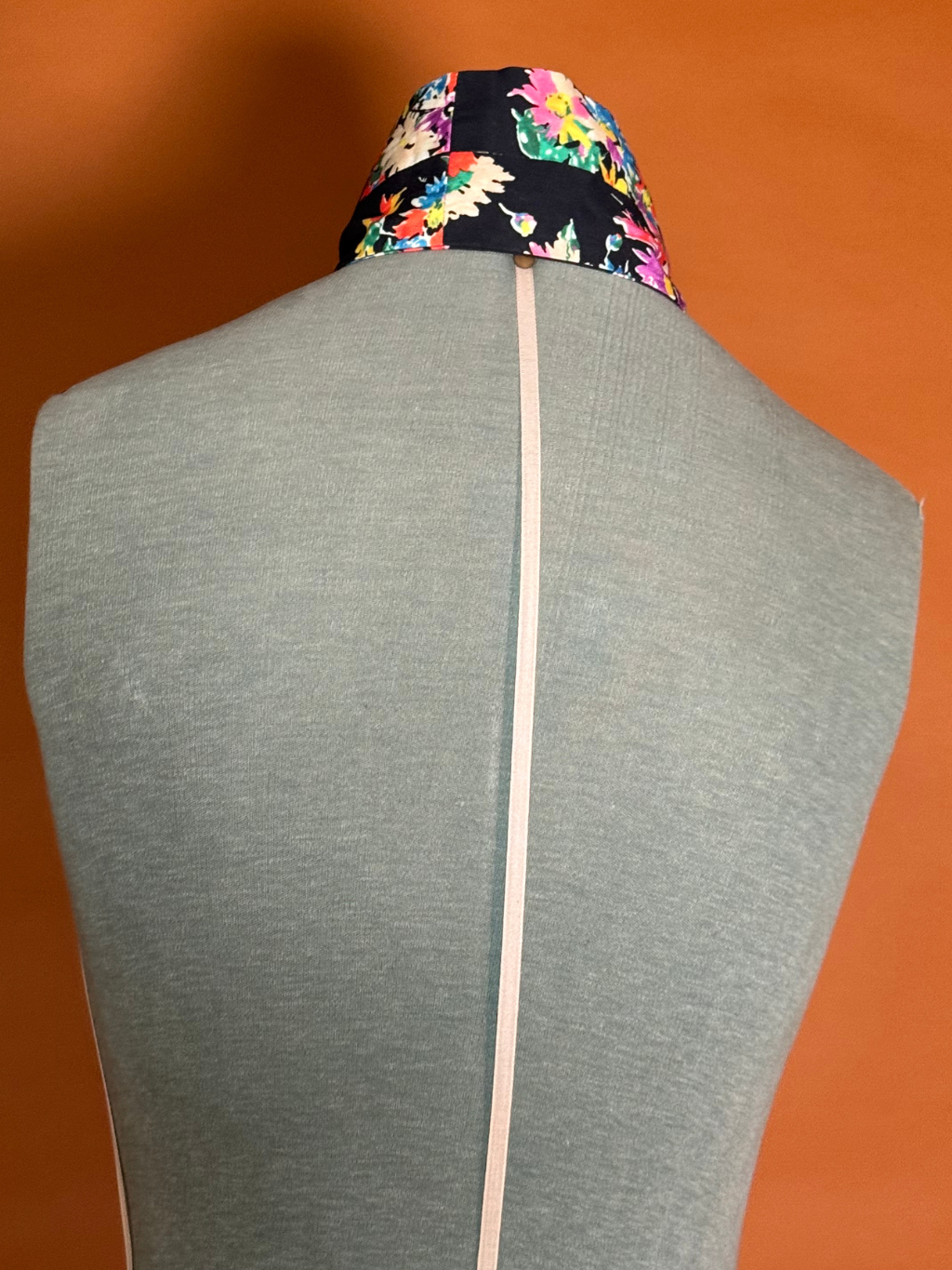 SD009 SAMPLE Dark Floral Neck scarf