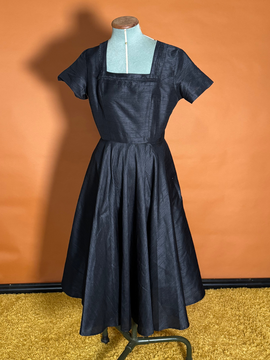 SD010 SAMPLE Black Dupion Dress UK 10 / US 6