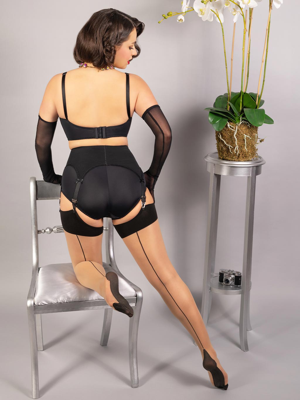 Contrast Seamed Stockings Champagne with Black H2043