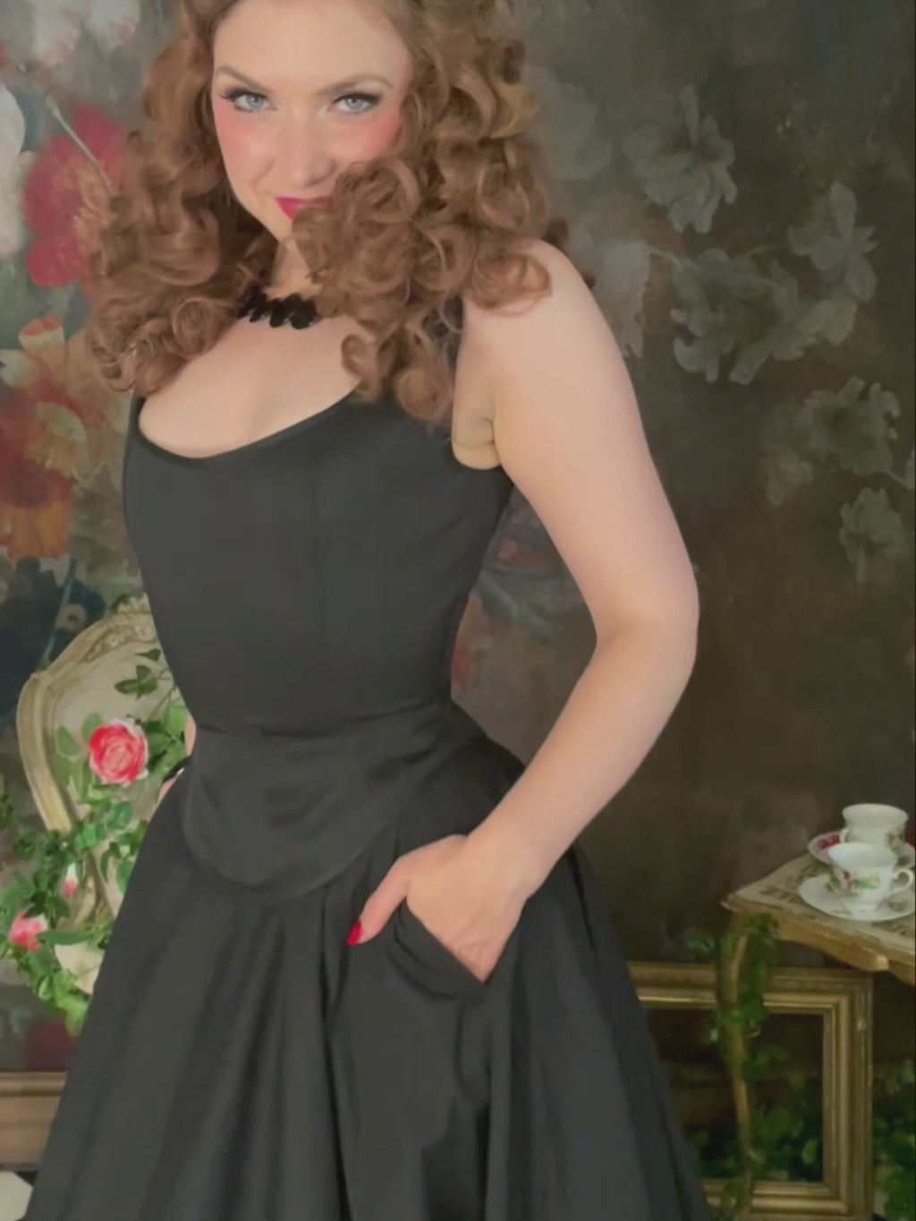 Black Adjustable 1950s Circle Skirt