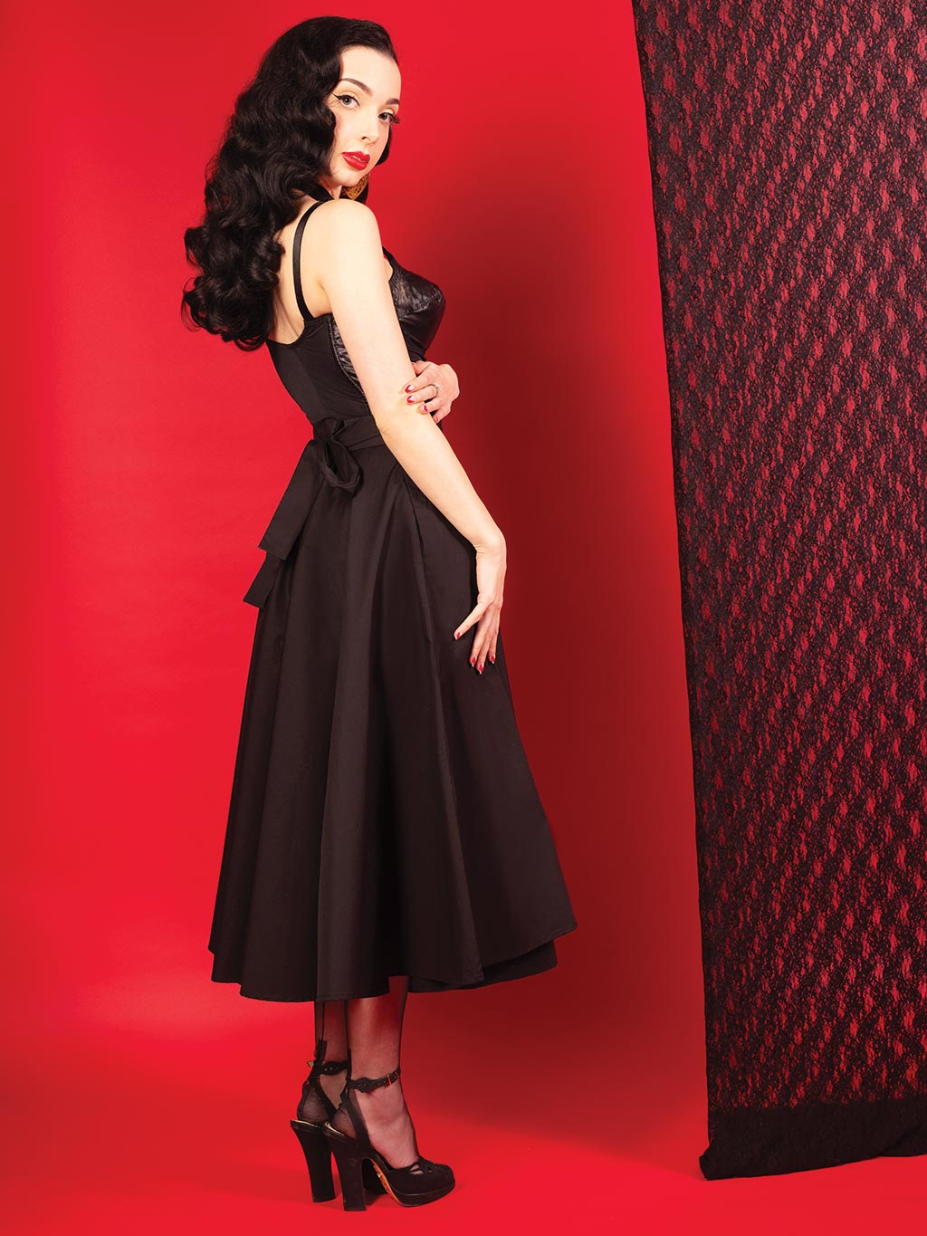 1950s black circle skirt