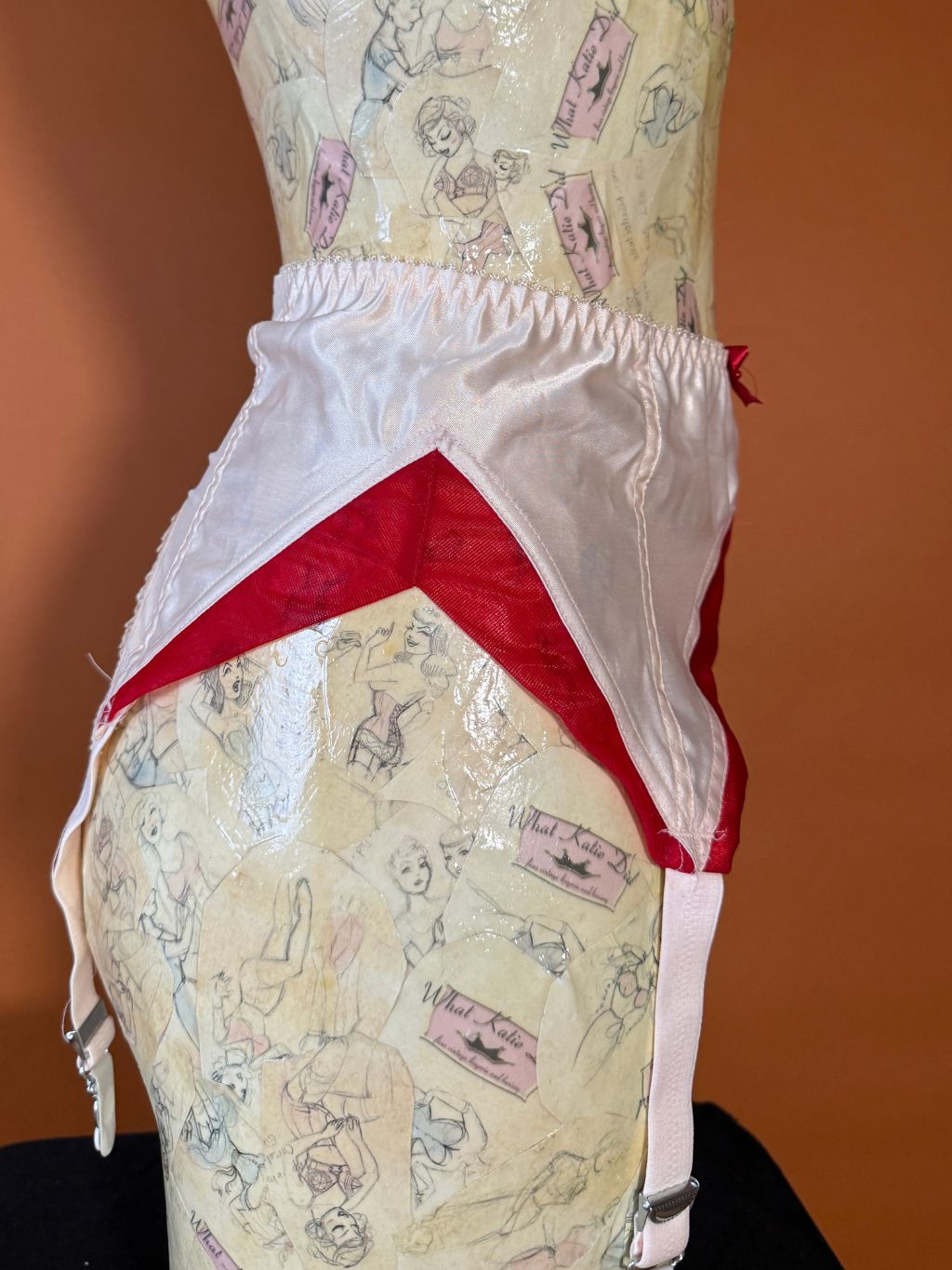 AL67 Marlene Suspender UK 10 / US 6