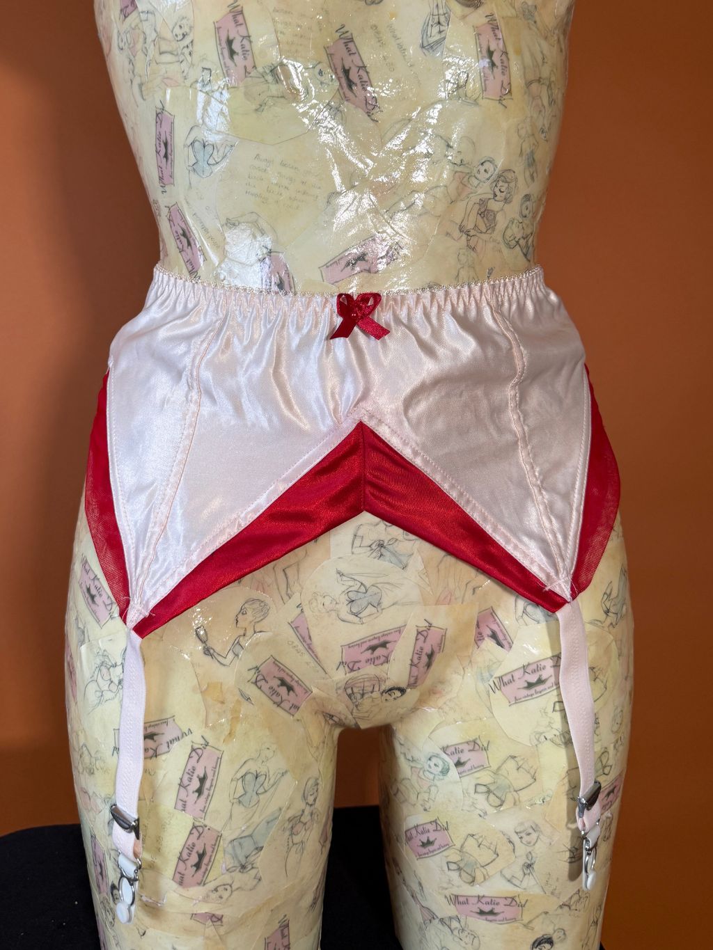 AL67 Marlene Suspender UK 10 / US 6