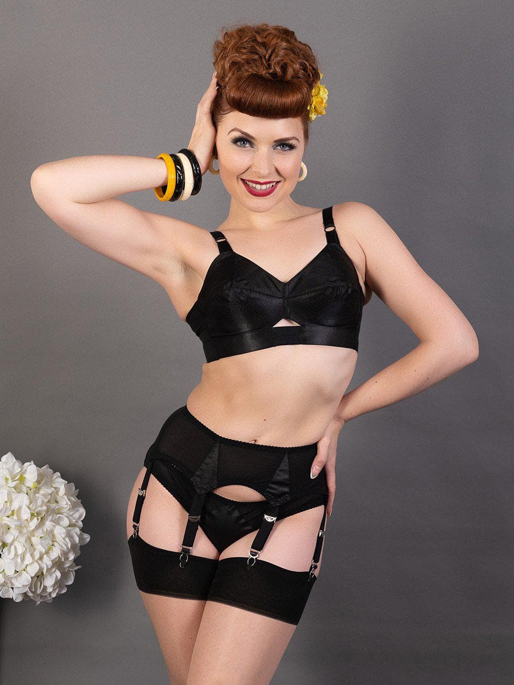 Vintage Lingerie | Narrow Suspender Belt