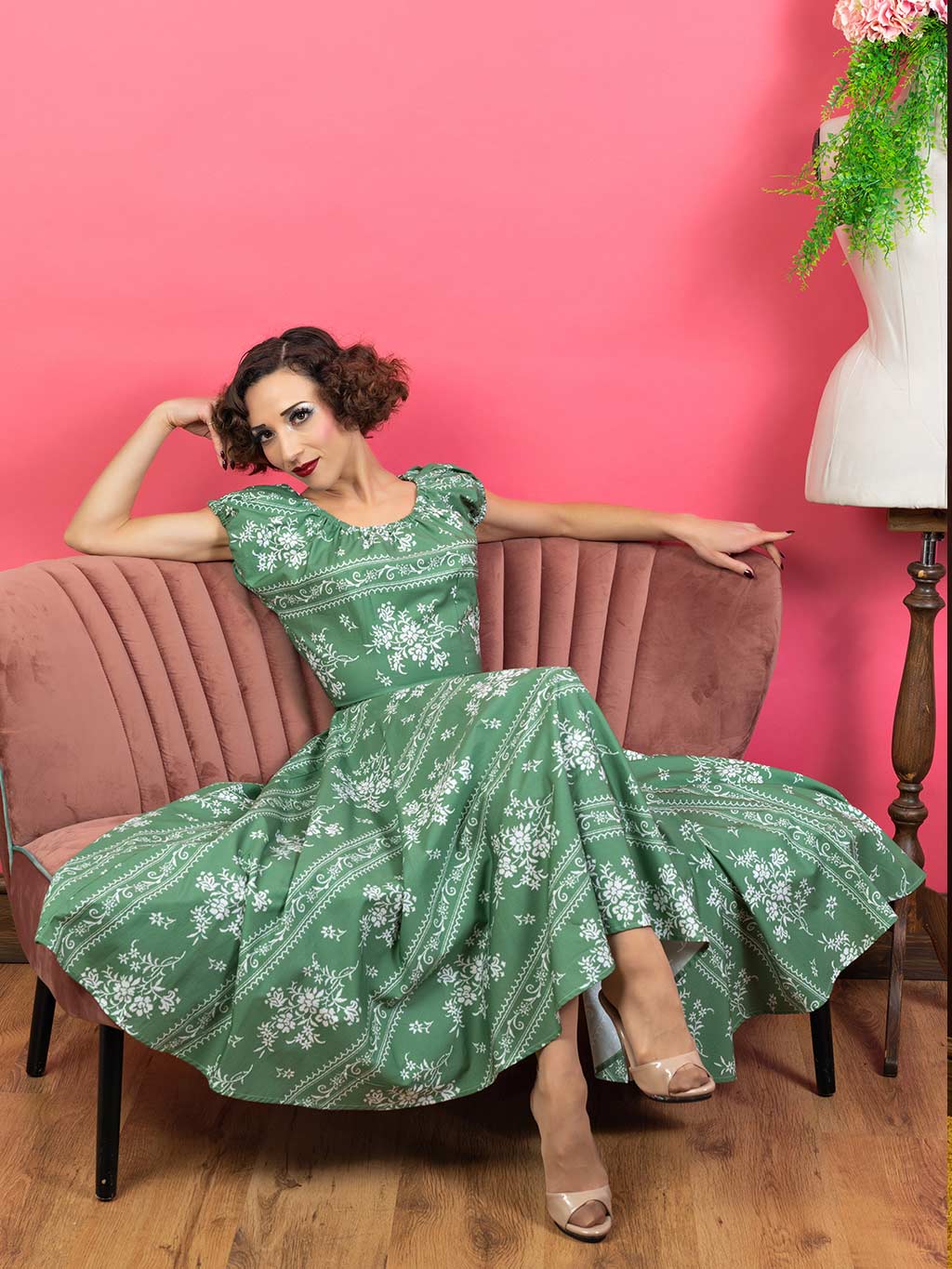 1950s green floral milkmaid dress