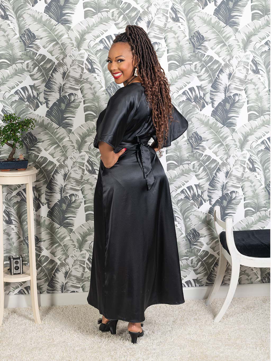floor length robe in black